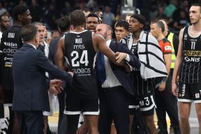 Košarkaš Partizana Ajzeja Majk napao sudije