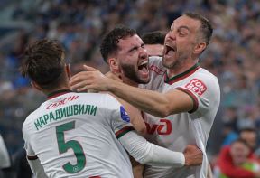 Fudbaler Nair Tiknizjan na meti Crvene zvezde.
