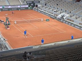 Novak Ðoković trenirao pola sata pre meča (4).jpg