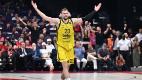 Marko Gudurić slavi trojku za Fenerbahče u Evroligi