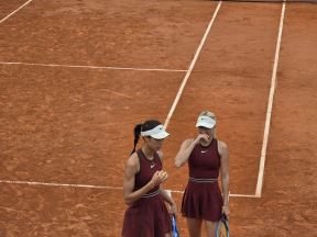 Olga Danilović i Anastasija Potapova napravile šou na Rolan Garosu