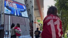 Ćerka i unuka Siniše Mihajlovića u Novom Sadu kod murala