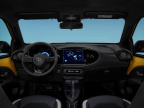 2025aygoxgrsport-03.jpg