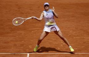 Iga Švjontek i Elena Svitolina (3).jpg