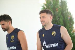 Miloš Veljković i Rodrigao na prvom treningu u Zvezdi