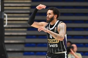 Duejn Vašington slavi trojku za Partizan protiv Spartaka