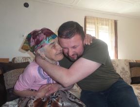 majka iz Novog Pazara pronašla sina posle 40 godina 2.jpg