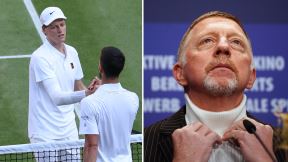 Janik Siner i Novak Đoković se pozdravljaju na mreži, pored Boris Beker namešta kragnu.