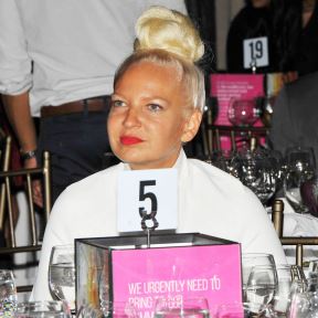 Sia pevačica (1).jpg