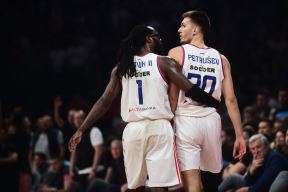 Filip Petrušev i Džon Braun na utakmici Zvezde