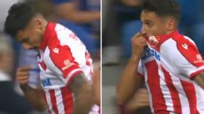 Rade Krunić ljubi grb Crvene zvezde