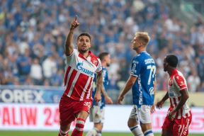 Rade Krunić slavi gol Zvezde protiv Leha