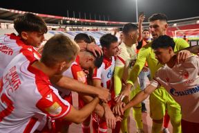 Fudbaleri Crvene zvezde slave pobedu protiv TSC-a.