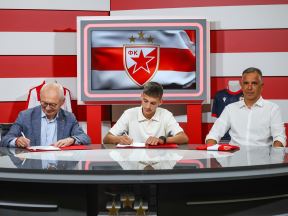 Talentovani Mihajlo Radović potpisao za Crvenu zvezdu.