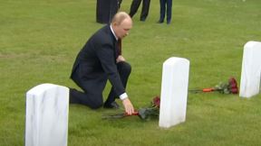 Vladimir Putin polaže cveće na grobove sovjetskih vojnika na Aljasci