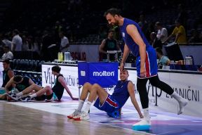 Zagrevanje pred utakmicu Srbija Slovenija (4).jpg