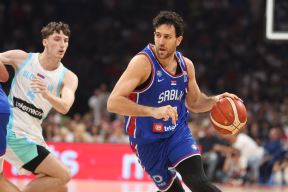 Vasilije Micić na utakmici Srbija Slovenija