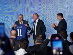 Dragan Džajić, Branko Radujko i generalni direktor Capelli sport zvanicno predstavili nove dresove FSS (3).jpg