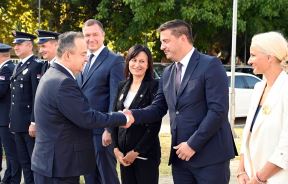 Ministar Dacic-Osnovna skola-Zemun (5).jpg
