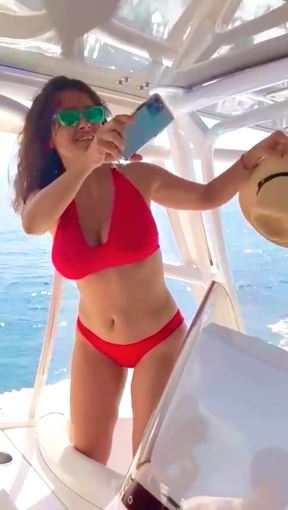 Salma Hajek (3).jpg