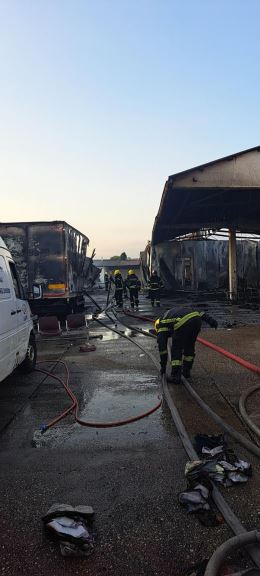 Požar u fabrici nameštaja kod Loznice (4).jpg