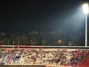 Prazne tribine pre kraja utakmice Srbija - Engleska (3).jpg