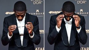 Usman Dembele nosi naočare na dodeli Zlatne lopte