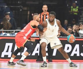 Crvena Zvezda - Dubai 3.jpg