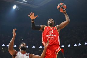 Ebuka Izundu zakucava na Zvezda Armani