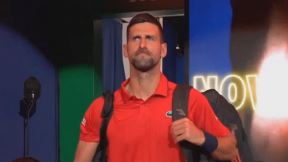 Novak Đoković izlazi na teren u Šangaju.