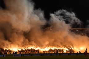 Bakljada navijača Partizana na Partizan - Vojvodina