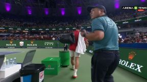 Novak Ðoković reakcija u Šangaju (4).jpg