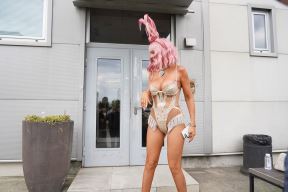 Jelena Karleuša sa rogovima stajling (3).jpg