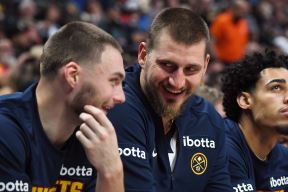 Nikola Jokić i Kristijan Braun na meču Denvera i Čikaga