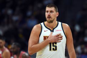 Nikola Jokić na meču Denvera i Čikaga