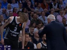 Finski košarkaš Mika Murinen dobio lekciju od Željka Obradovića.