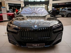 BMW 7 (3).jpg