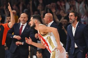 Nikola Kalinić u dresu Crvene zvezde.