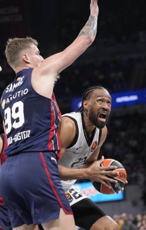 Baskonija - Partizan (4).jpg