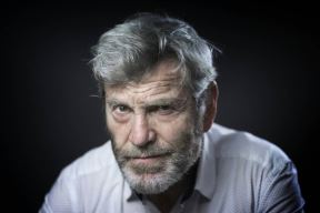 Če­ki Karjo je preminuo u 72. godini