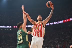 Donatas Motiejunas poentira protiv Dinosa Mitoglua iz Panatinaikosa