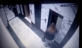 Dete upalo u okno lifta 3.jpg