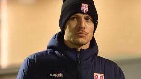 Luka Jović s kapom na glavi i u jakni Srbije.