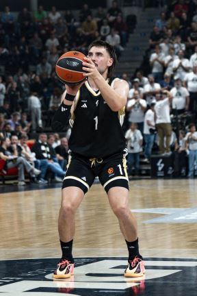 Zek Seljas (4).jpg