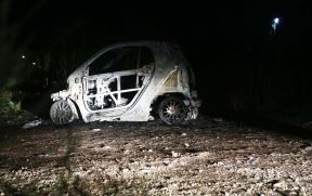 Spaljeni automobil iz kog je ranjen Darko Kovačević 2.jpg