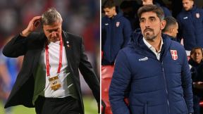 Dragan Stojković Piksi s leve strane i Veljko Paunović sa desne.