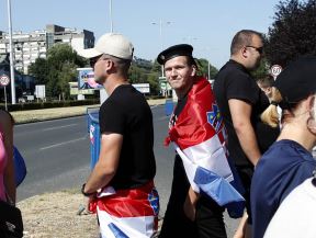 Publika dolazi u crnom na Tompsonov koncert u Zagrebu