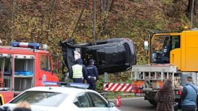 Prevrnut auto kod Čačka