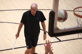 Željko Obradović na treningu Partizana u Areni