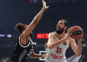 Nikola Mirotić igra protiv Džabarija Parkera